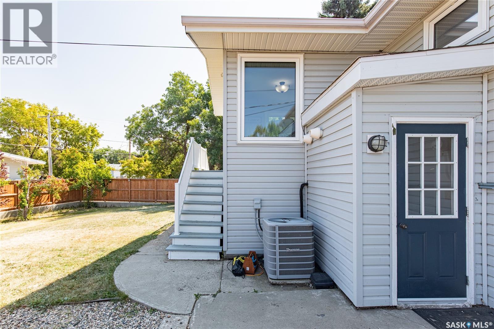 215 Cedar Crescent, Caronport, Saskatchewan  S0H 0S0 - Photo 49 - SK046842