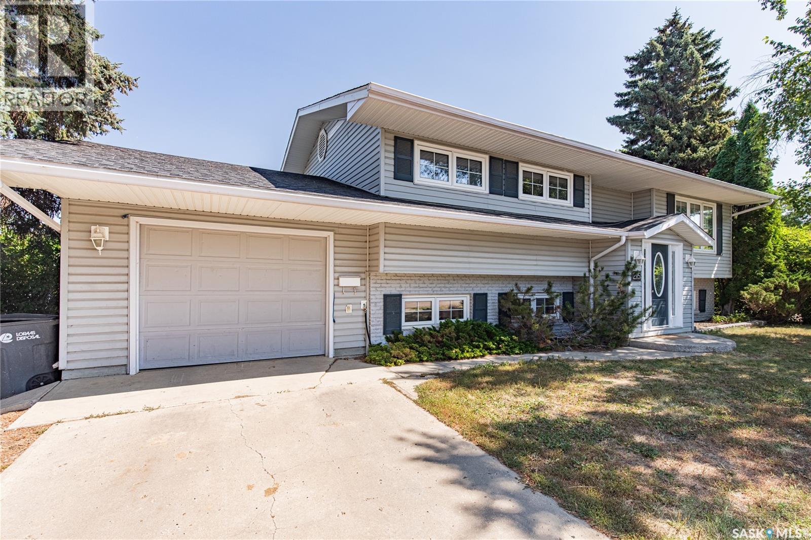 215 Cedar Crescent, Caronport, Saskatchewan  S0H 0S0 - Photo 5 - SK046842