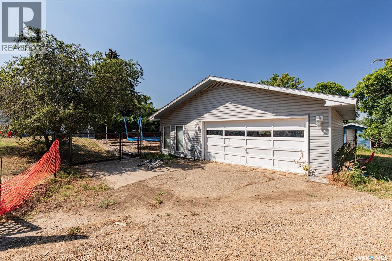 215 Cedar Crescent, Caronport, Saskatchewan  S0H 0S0 - Photo 56 - SK046842