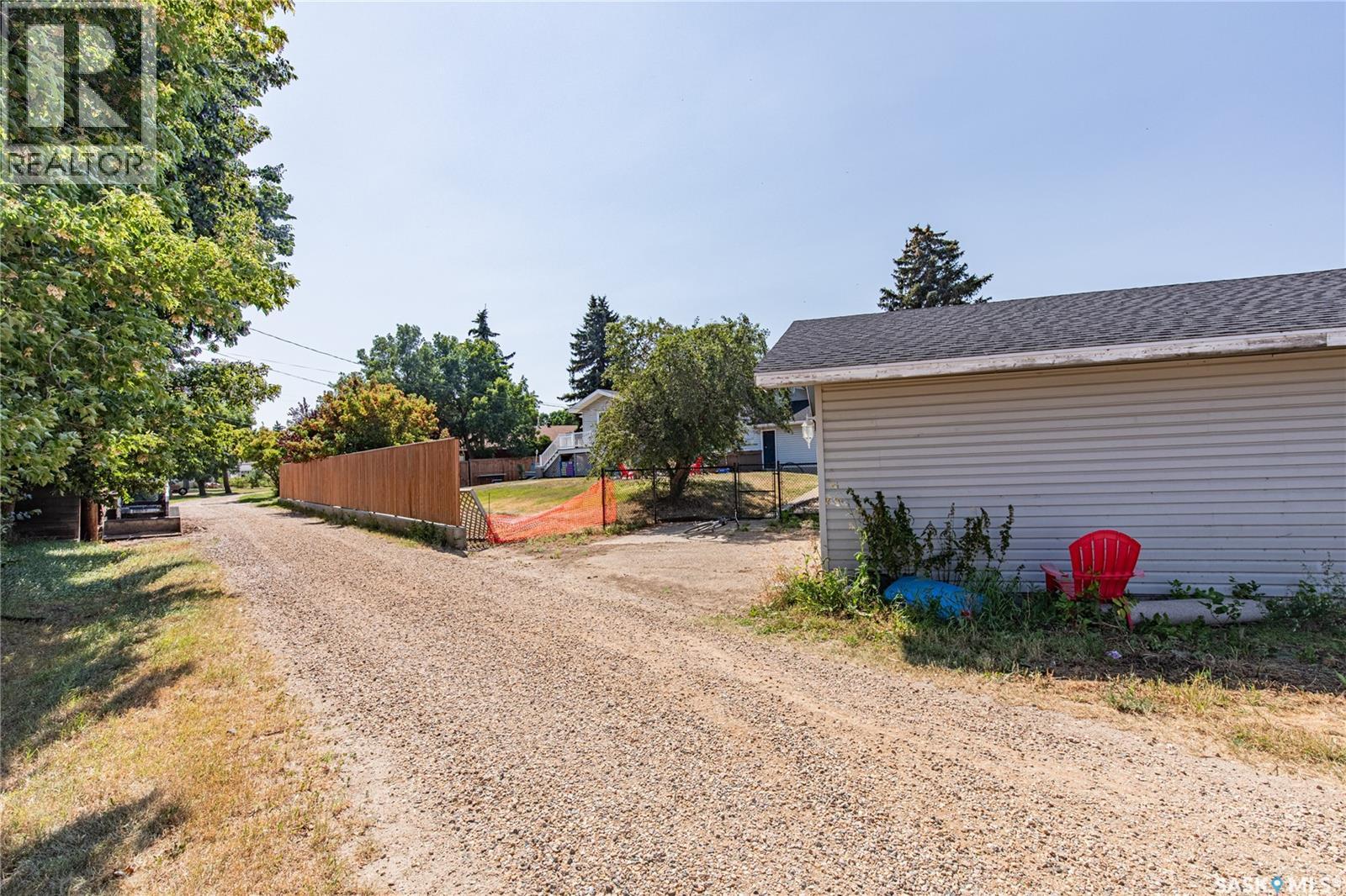 215 Cedar Crescent, Caronport, Saskatchewan  S0H 0S0 - Photo 57 - SK046842