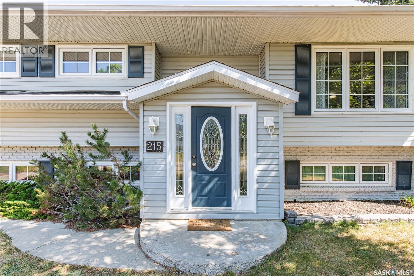 215 Cedar Crescent, Caronport, Saskatchewan  S0H 0S0 - Photo 6 - SK046842