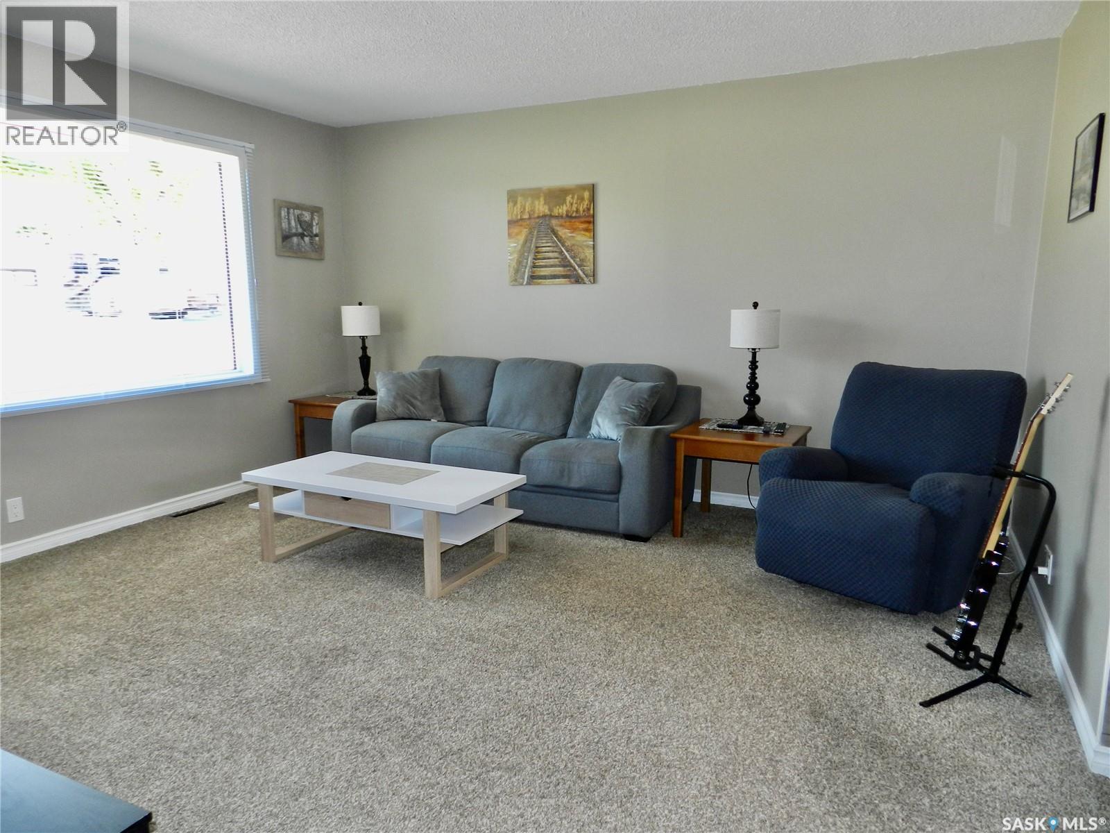 1037 Bogue Avenue, Moose Jaw, Saskatchewan  S6H 4M4 - Photo 3 - SK046781