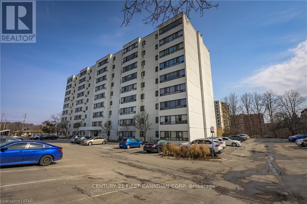 $1,700 Monthly402 - 135 Baseline Road W, London South, Ontario