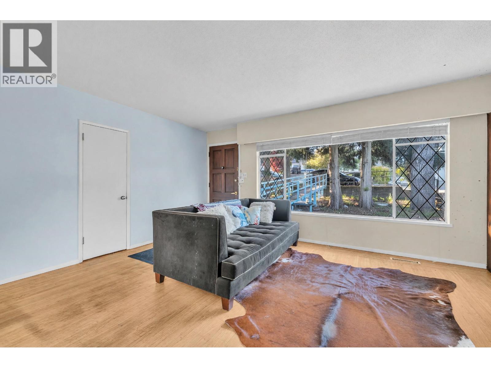 1144 Rochester Avenue, Coquitlam, British Columbia  V3K 2X4 - Photo 3 - R3126488