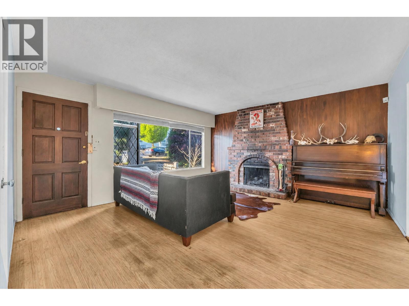 1144 Rochester Avenue, Coquitlam, British Columbia  V3K 2X4 - Photo 2 - R3126488