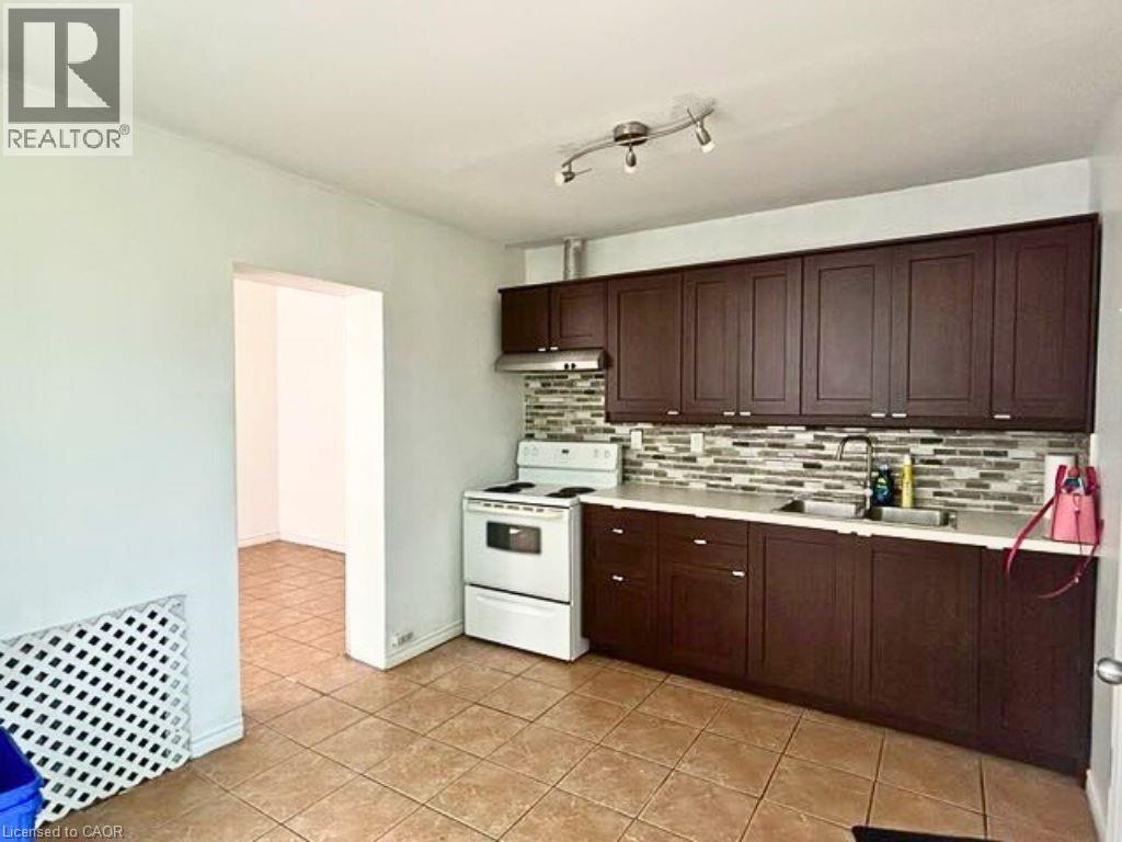 69 Sherman Avenue S Unit# 4, Hamilton, Ontario  L8M 2P8 - Photo 3 - 40853674
