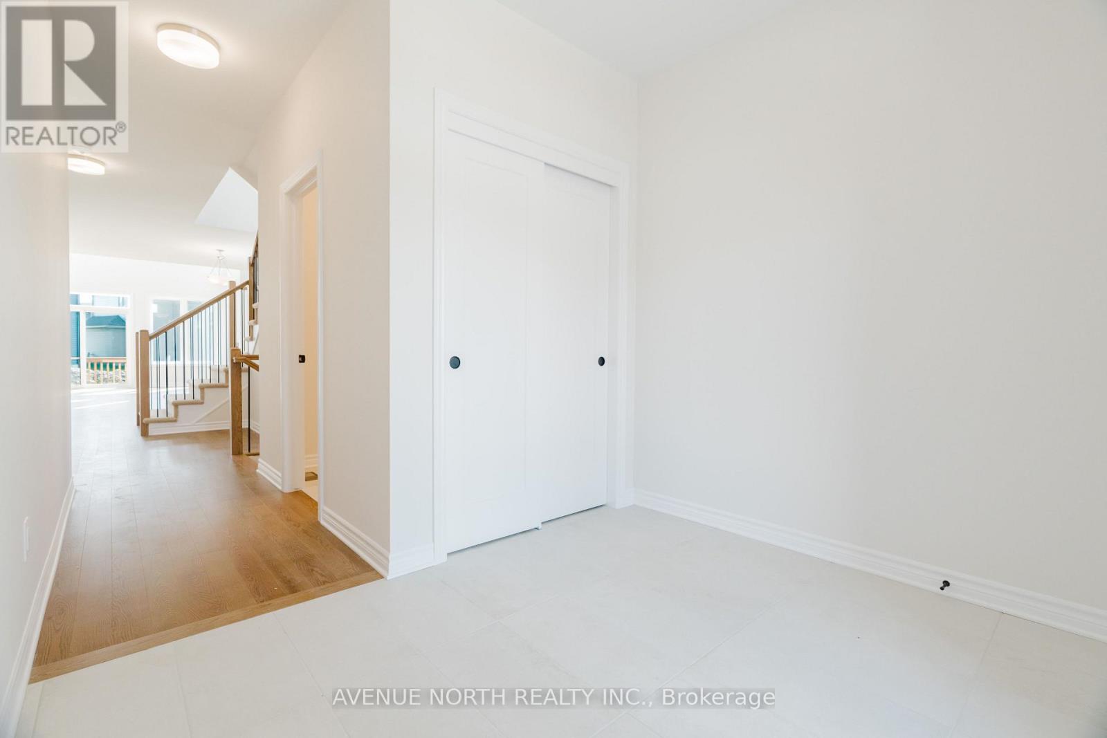 263 Ginebik Way, Ottawa, Ontario  K1X 0H5 - Photo 3 - X13719532