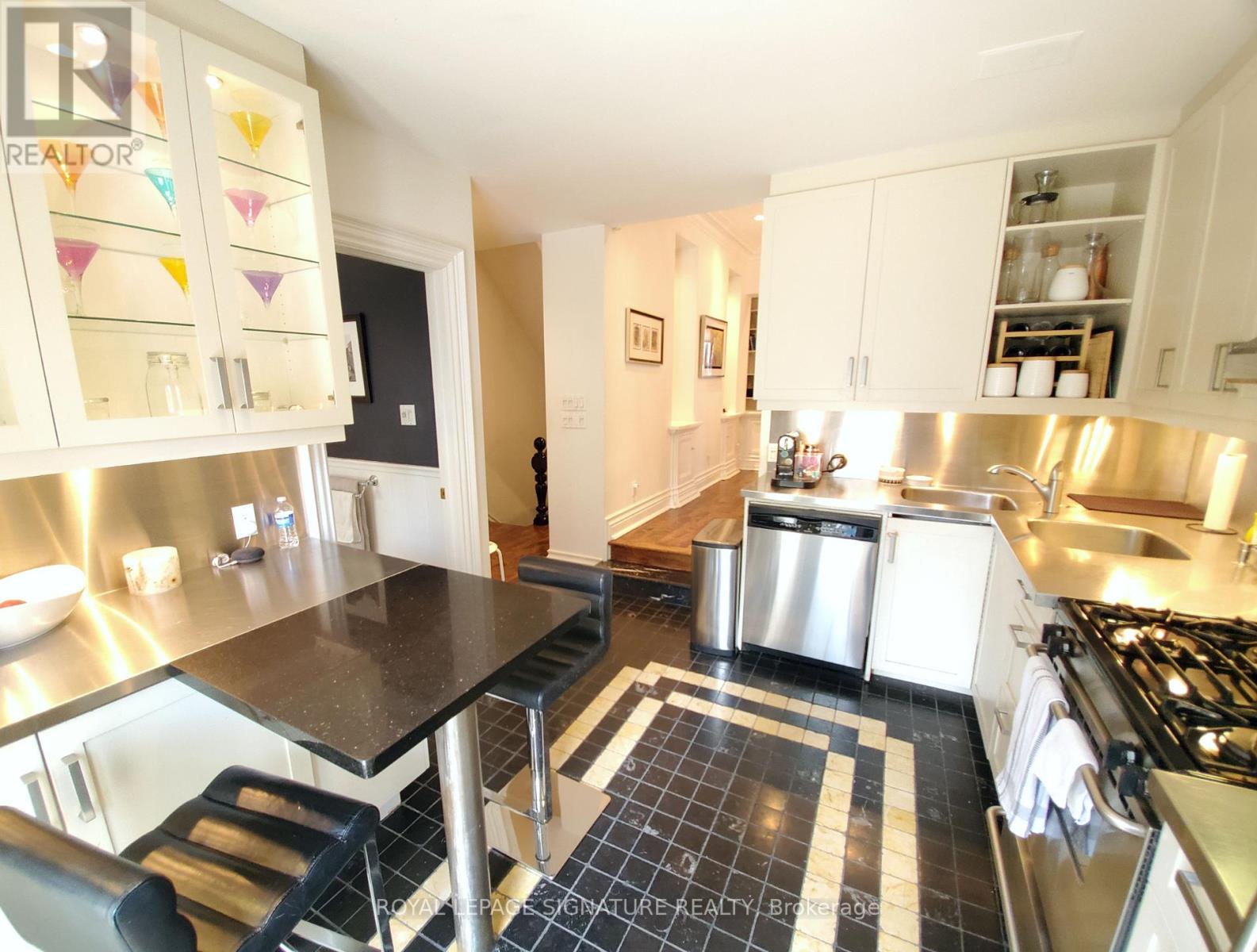 Upper - 47 Gloucester Street, Toronto, Ontario  M4Y 1L8 - Photo 10 - C13719496