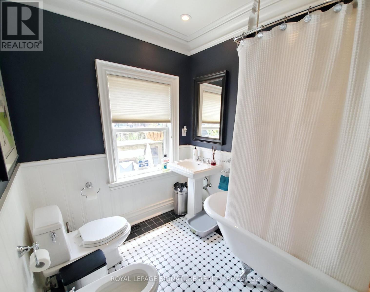 Upper - 47 Gloucester Street, Toronto, Ontario  M4Y 1L8 - Photo 13 - C13719496