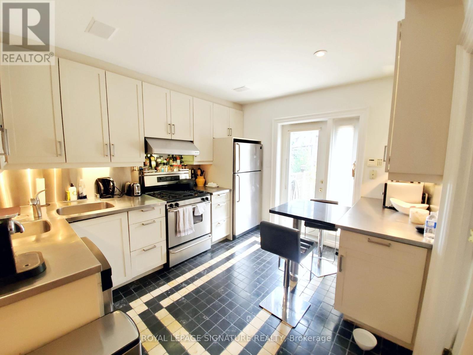 Upper - 47 Gloucester Street, Toronto, Ontario  M4Y 1L8 - Photo 9 - C13719496