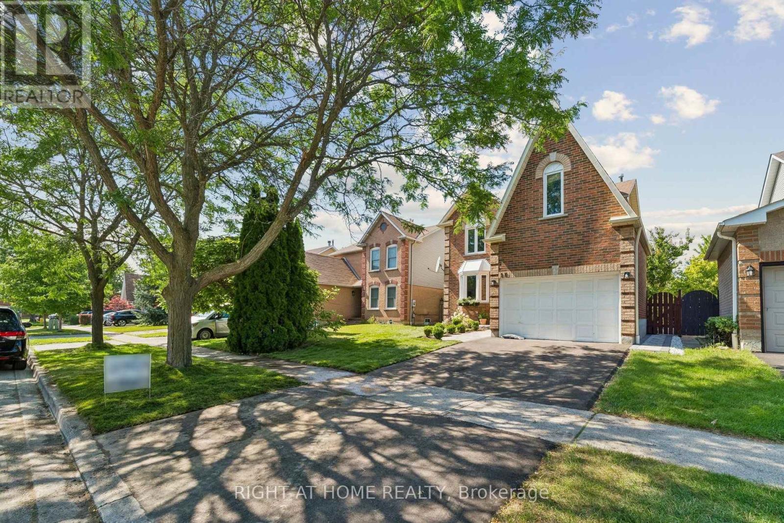 16 Ian Fleming Crescent, Whitby, Ontario  L1R 2E2 - Photo 28 - E13719586