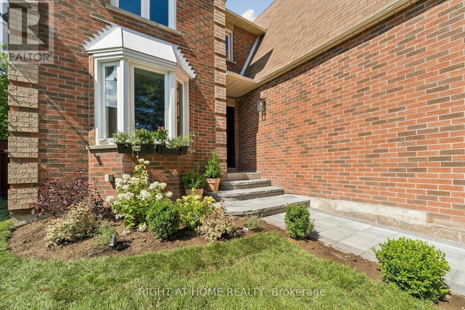 16 Ian Fleming Crescent, Whitby, Ontario  L1R 2E2 - Photo 30 - E13719586