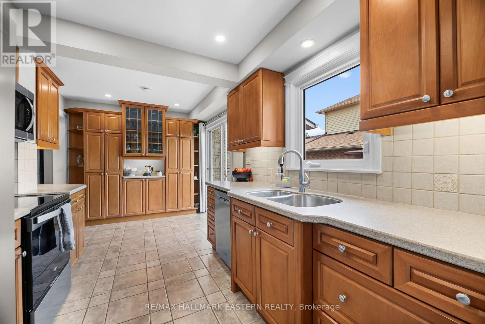 51 Lyndale Crescent, Clarington, Ontario  L1E 1W6 - Photo 8 - E13621892