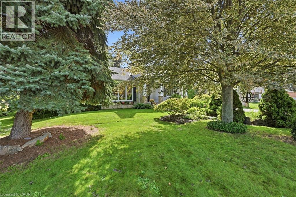 6 Kerman Avenue, Grimsby, Ontario  L3M 3W4 - Photo 3 - 40858895