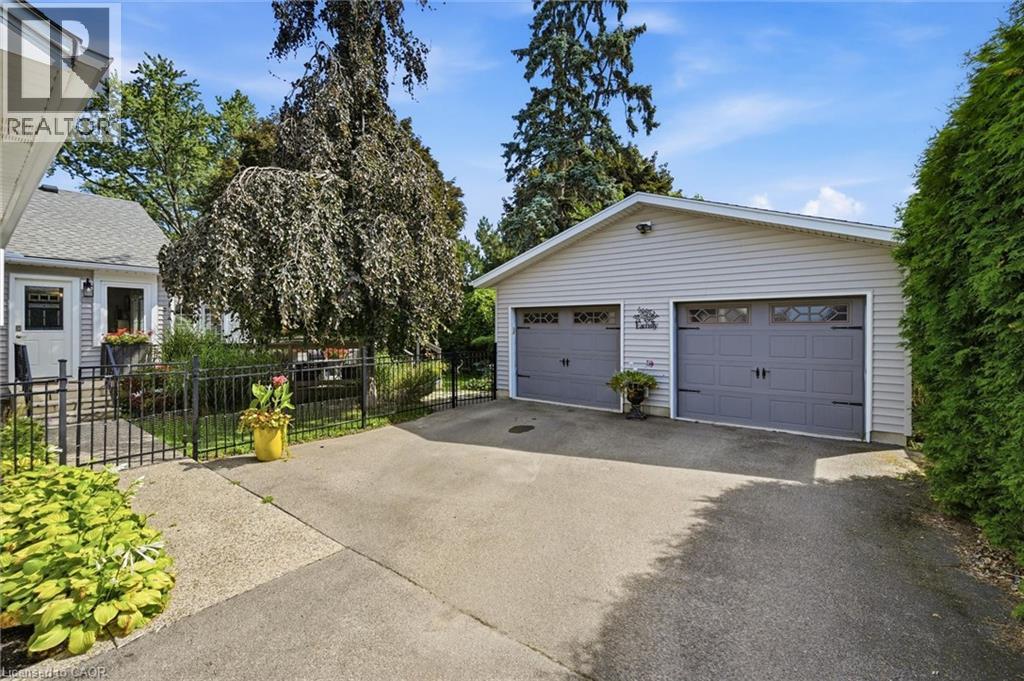 6 Kerman Avenue, Grimsby, Ontario  L3M 3W4 - Photo 46 - 40858895