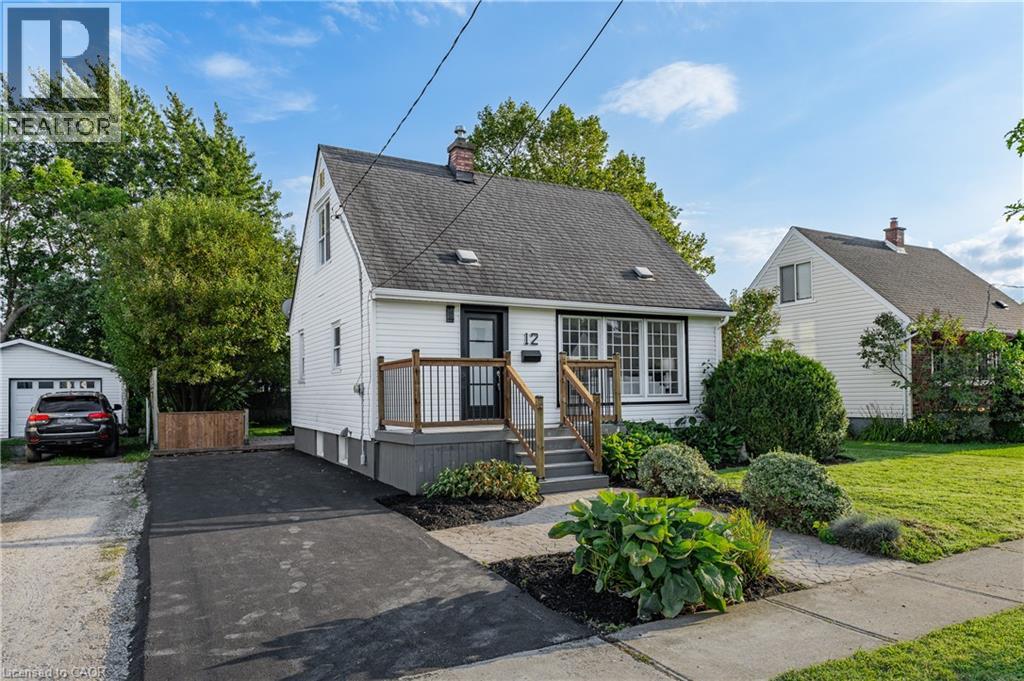 12 Admiral Road, St. Catharines, Ontario  L2P 1G5 - Photo 3 - 40858808