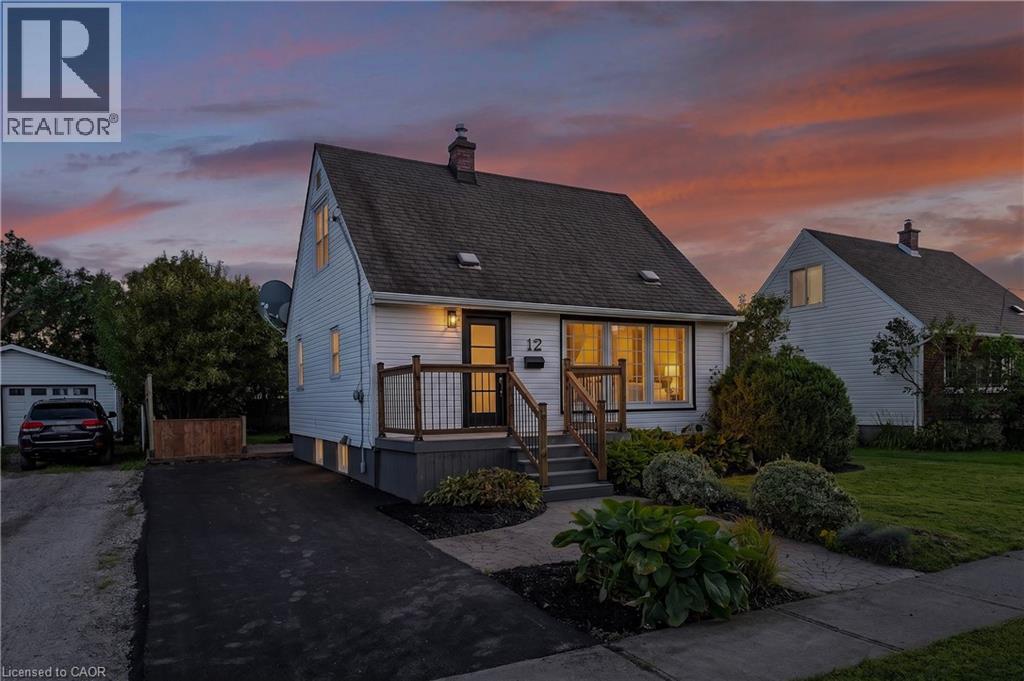 12 Admiral Road, St. Catharines, Ontario  L2P 1G5 - Photo 4 - 40858808