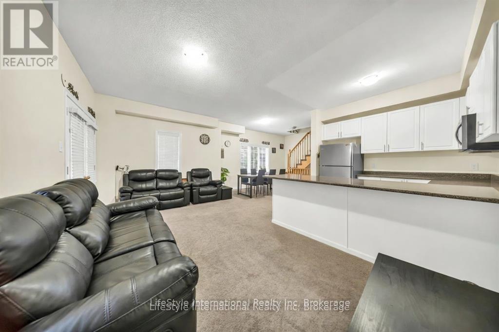 87 - 88 Decorso Drive, Guelph, Ontario  N1L 0A9 - Photo 5 - X13719506