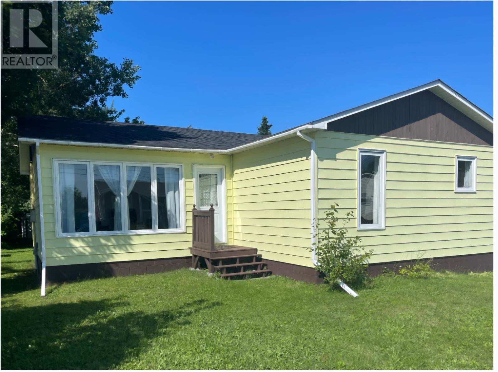 5 St Clare Avenue, Stephenville, Newfoundland & Labrador