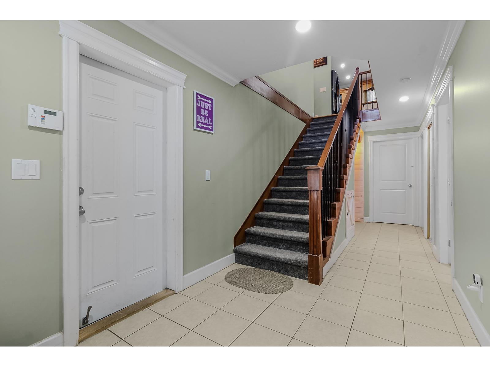 46225 Kermode Crescent, Promontory, Chilliwack, British Columbia  V2R 0C7 - Photo 3 - R3159366