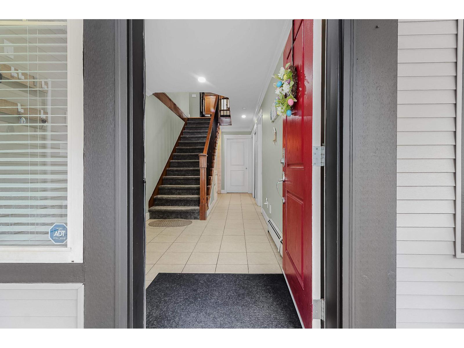 46225 Kermode Crescent, Promontory, Chilliwack, British Columbia  V2R 0C7 - Photo 2 - R3159366