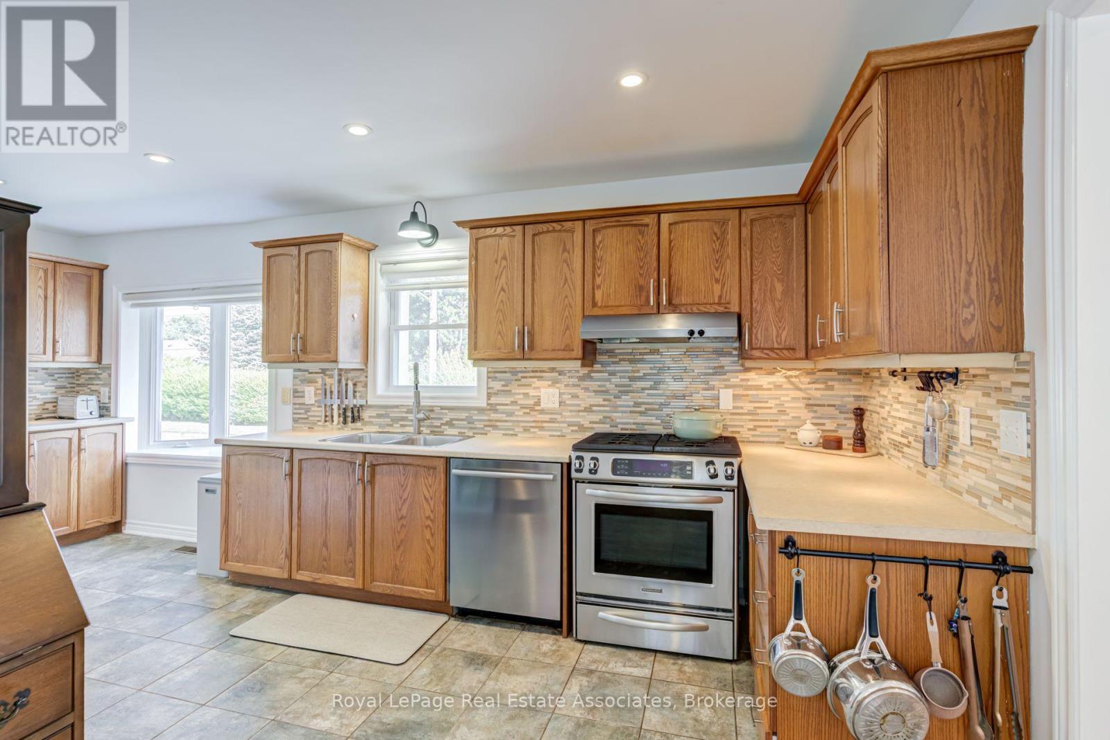 889 Third Street, Mississauga, Ontario  L5E 1C2 - Photo 18 - W13719468