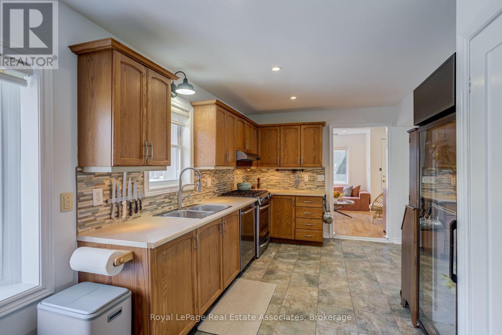 889 Third Street, Mississauga, Ontario  L5E 1C2 - Photo 19 - W13719468
