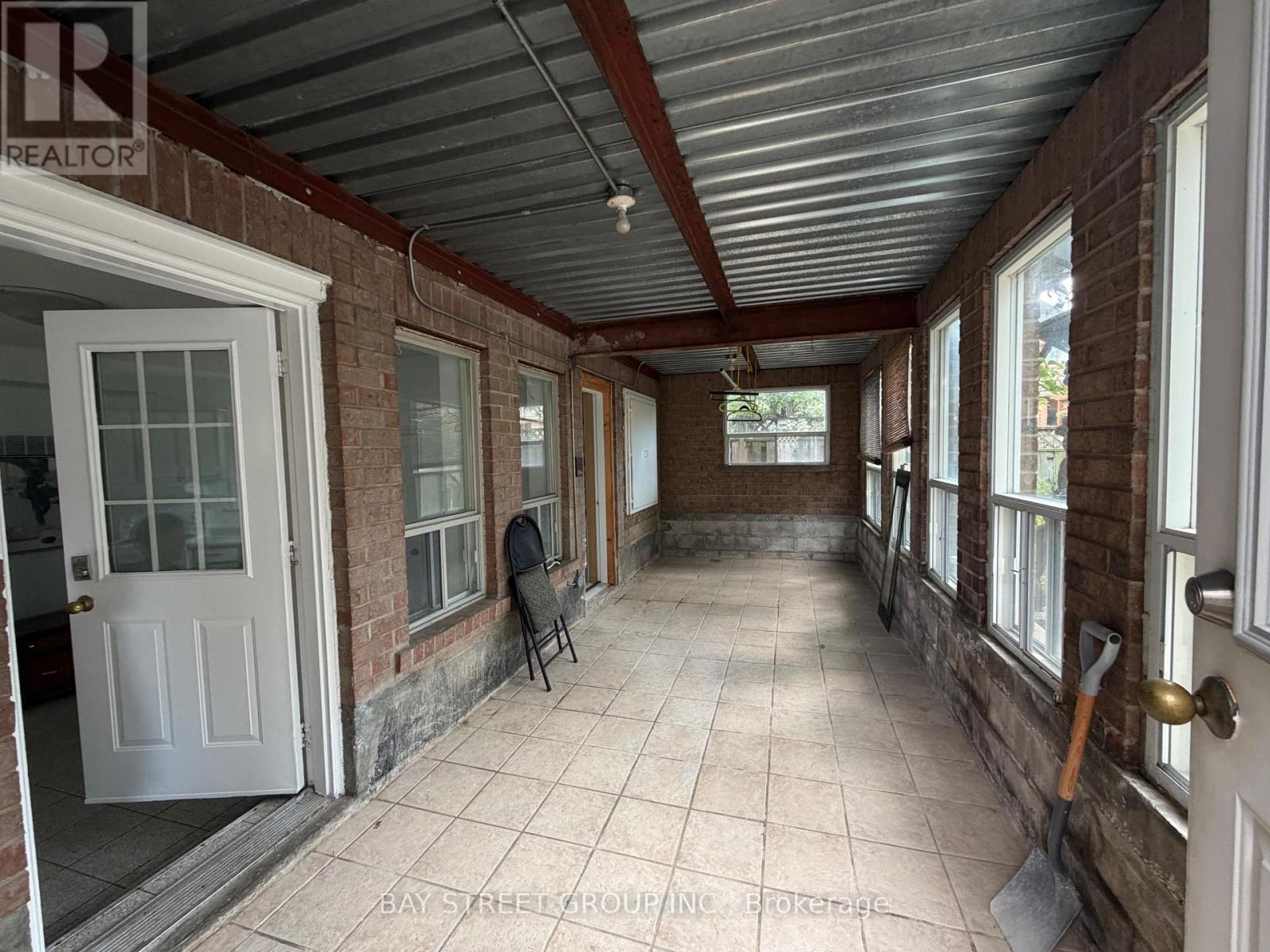 10 Benalto Road, Toronto, Ontario  M6A 2R8 - Photo 11 - W13719572