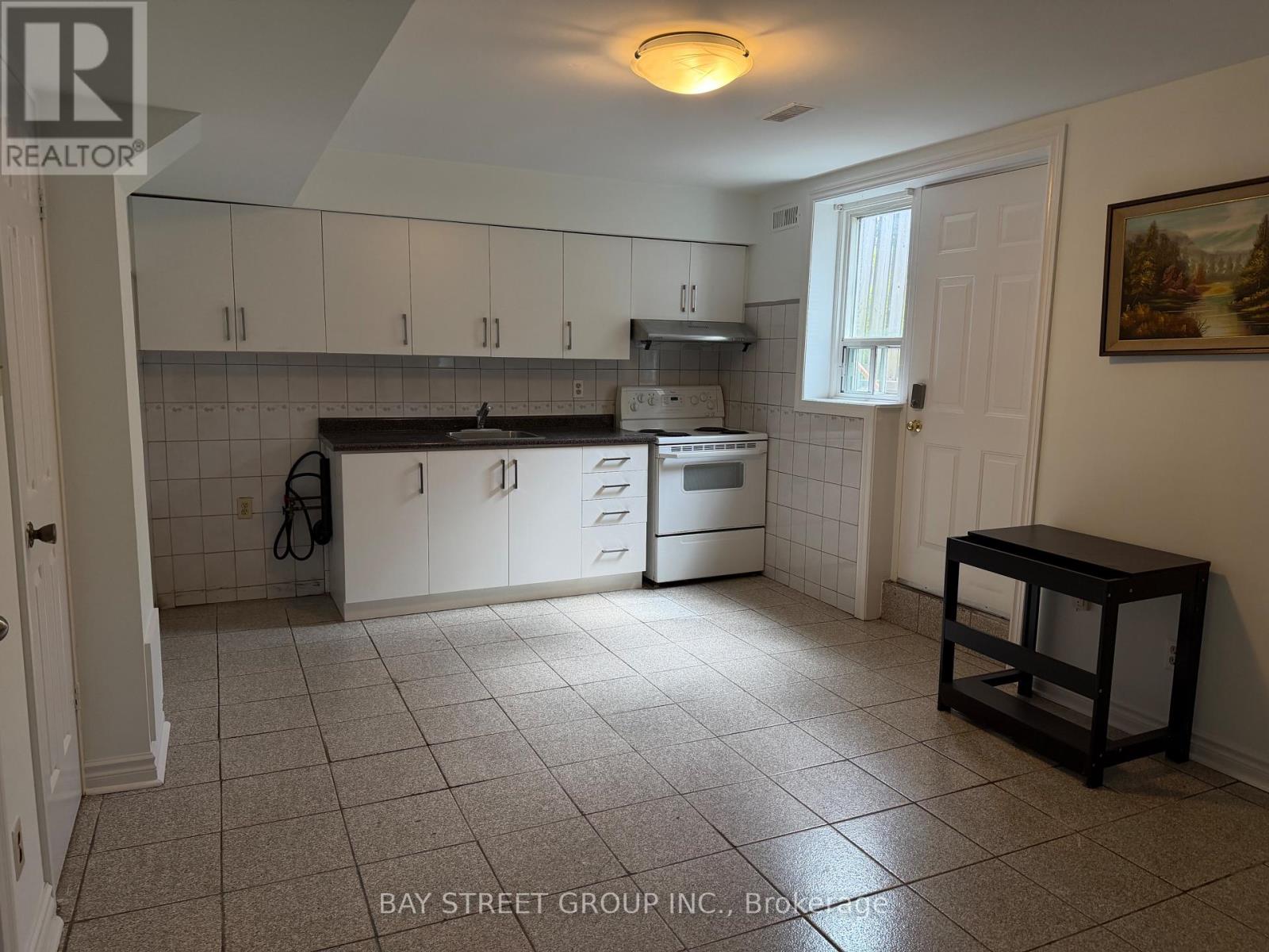 10 Benalto Road, Toronto, Ontario  M6A 2R8 - Photo 12 - W13719572