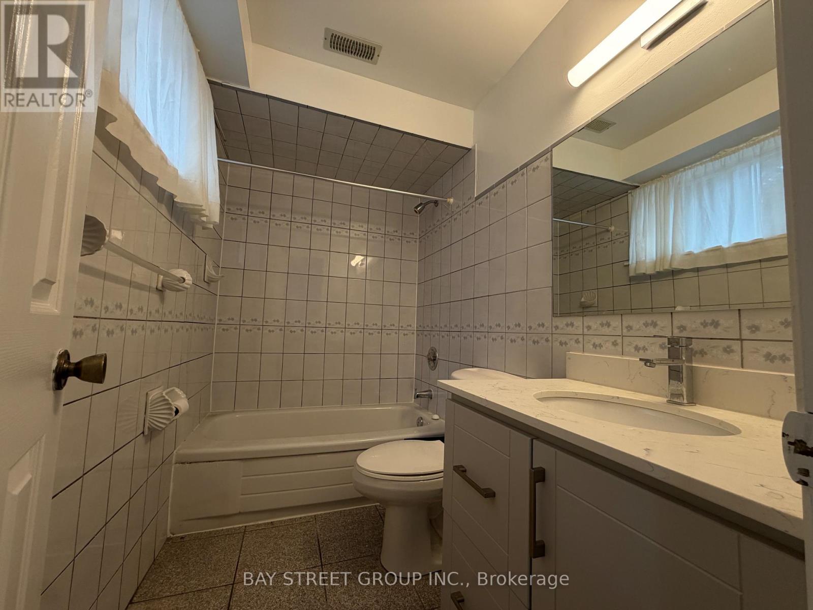 10 Benalto Road, Toronto, Ontario  M6A 2R8 - Photo 14 - W13719572