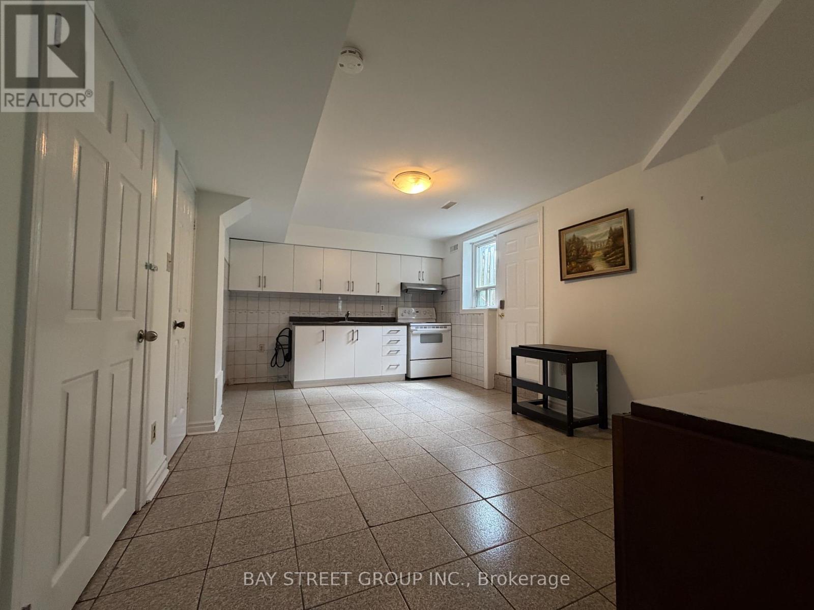 10 Benalto Road, Toronto, Ontario  M6A 2R8 - Photo 15 - W13719572