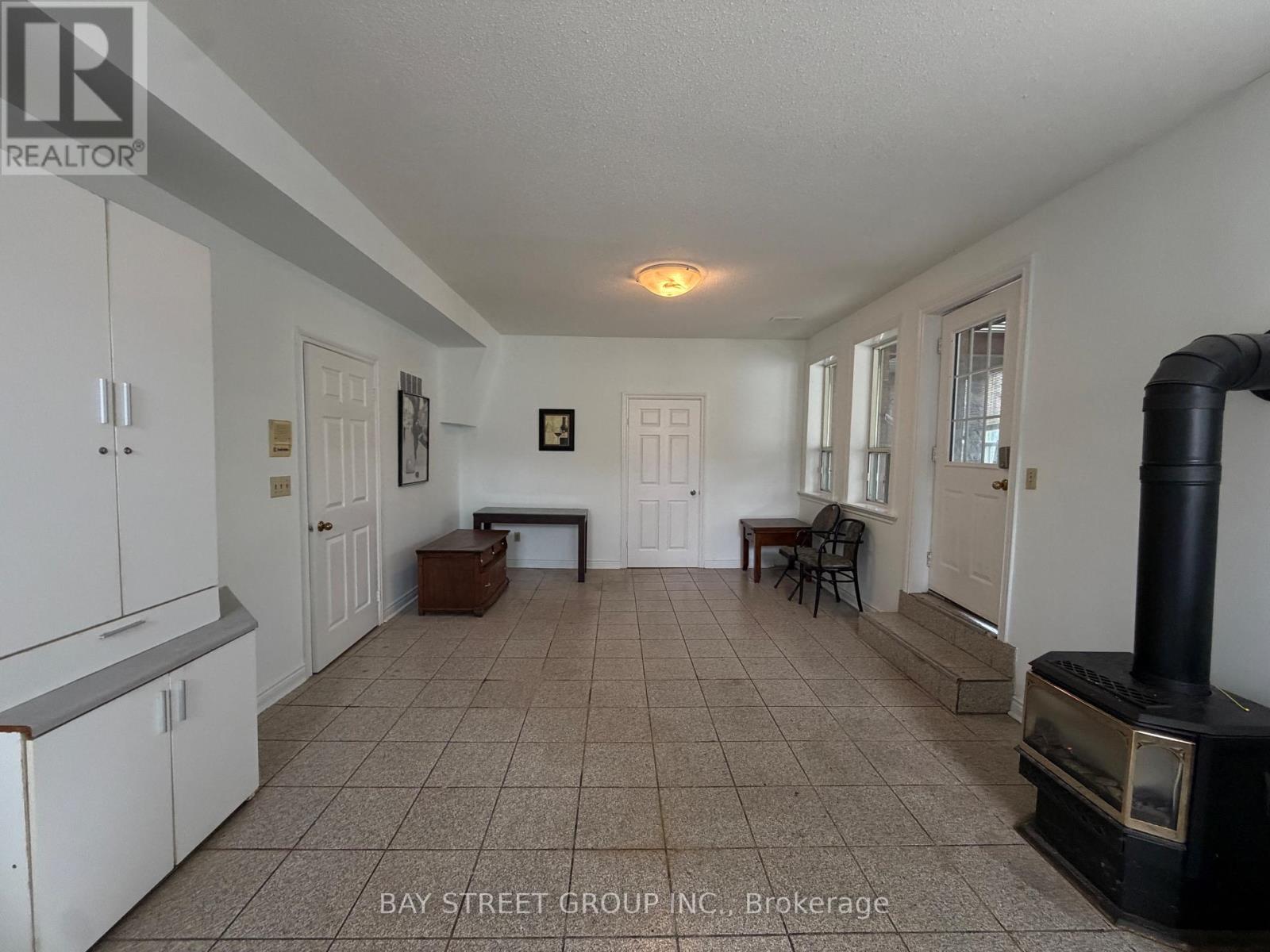 10 Benalto Road, Toronto, Ontario  M6A 2R8 - Photo 4 - W13719572