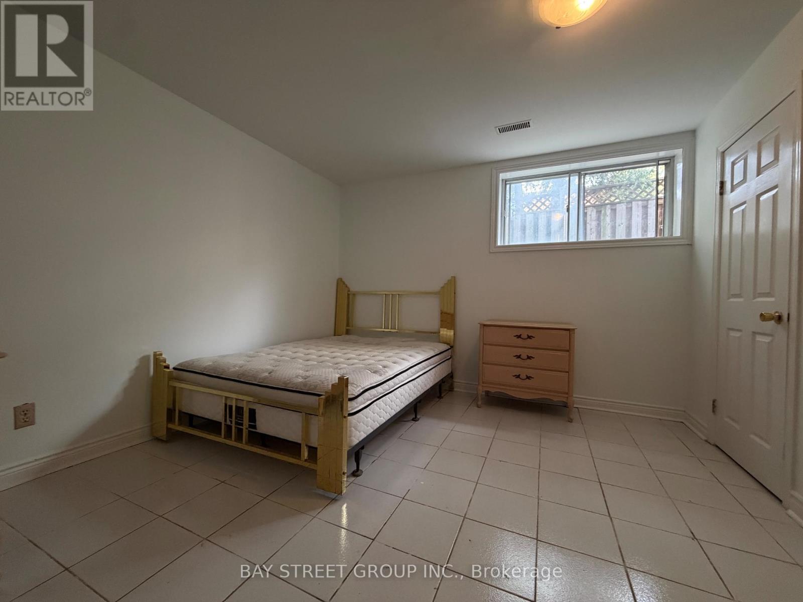 10 Benalto Road, Toronto, Ontario  M6A 2R8 - Photo 7 - W13719572