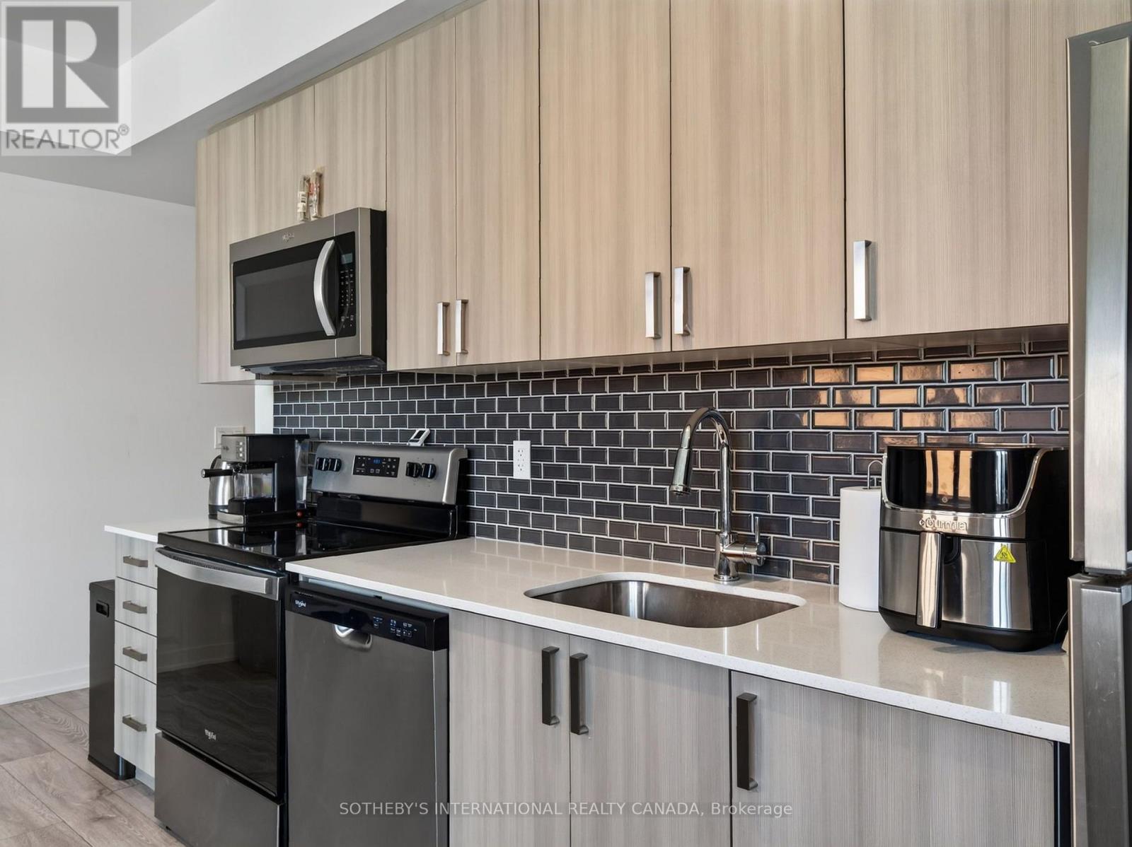 4 - 4017 Hickory Drive, Mississauga, Ontario  L4W 0G6 - Photo 8 - W13719584