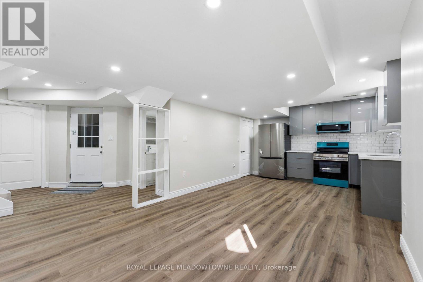 15 Learmont Avenue, Caledon, Ontario  L7C 3N3 - Photo 11 - W13719592