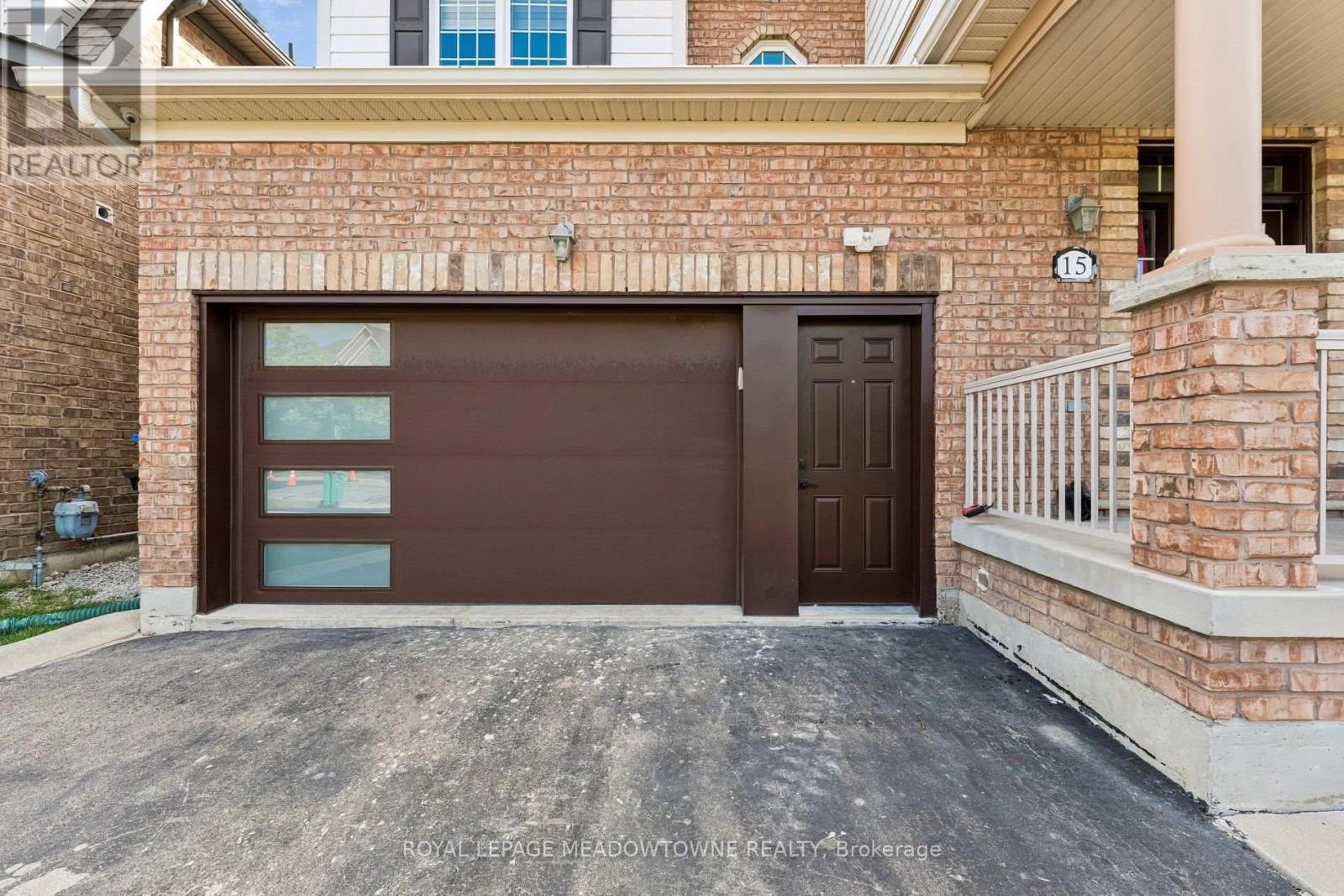 15 Learmont Avenue, Caledon, Ontario  L7C 3N3 - Photo 3 - W13719592