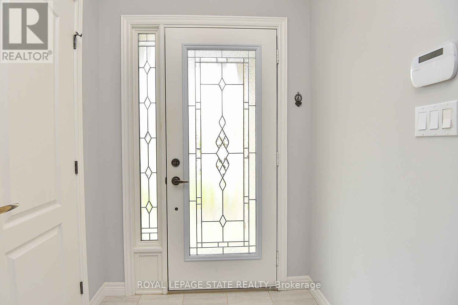 111 Festival Way, Hamilton, Ontario  L0R 1C0 - Photo 4 - X13719538