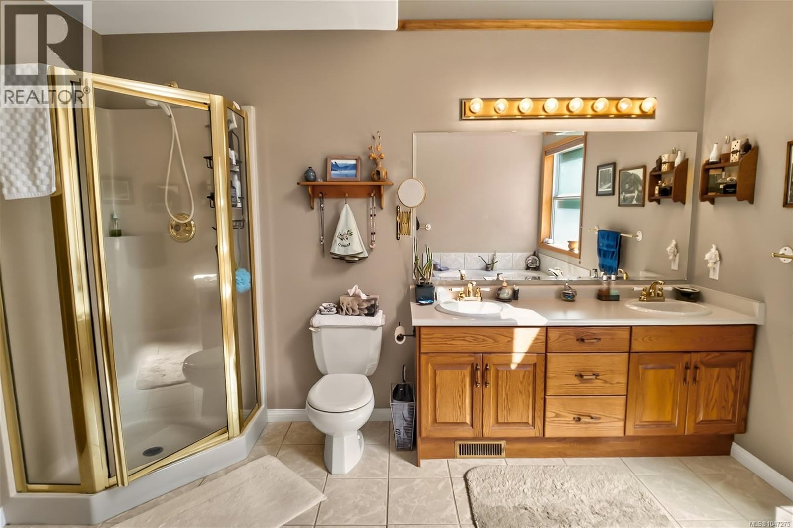 607 Pfeiffer Cres, Tofino, British Columbia  V0R 2Z0 - Photo 37 - 1047275
