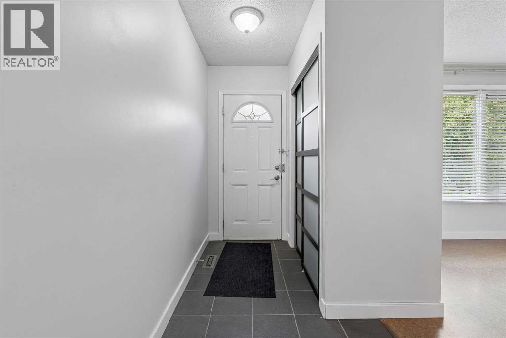 205 15 Avenue NE, Calgary, Alberta  T2E 1H1 - Photo 5 - A2338344