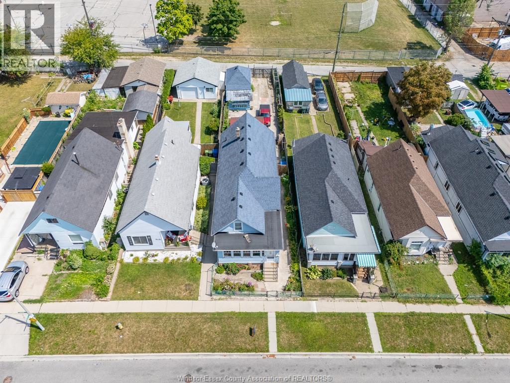 516 Langlois, Windsor, Ontario  N9A 2G4 - Photo 3 - 26020994