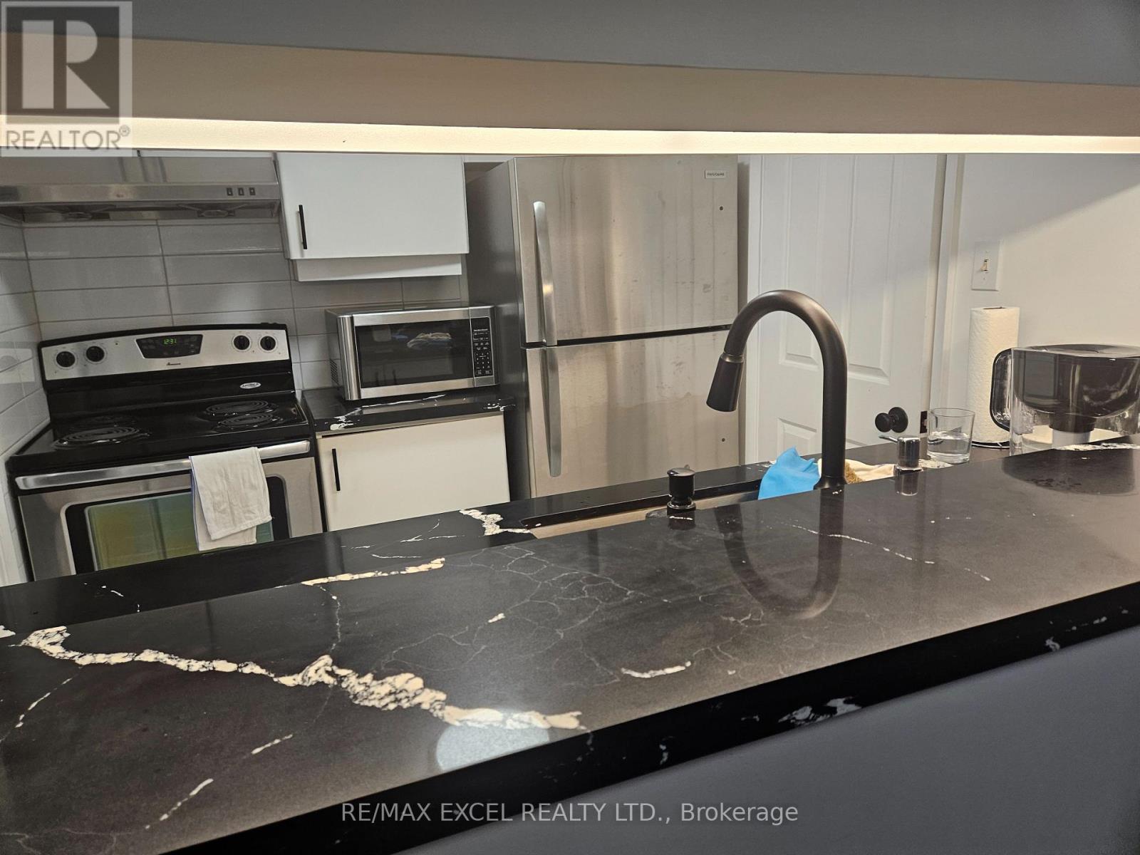 714 - 711 Bay Street, Toronto, Ontario  M5G 2J8 - Photo 3 - C13707344