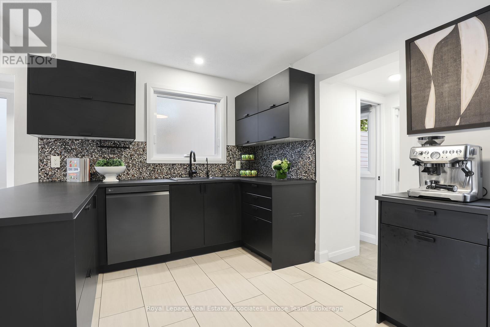 28 Thirtieth Street, Toronto, Ontario  M8W 3B6 - Photo 13 - W13714404