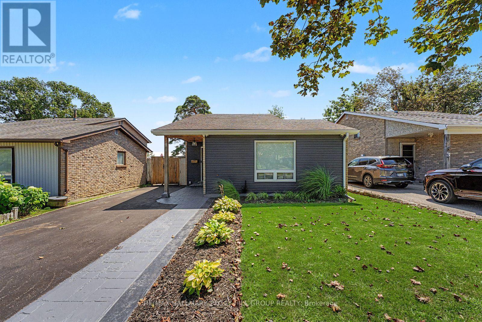 29 Shelley Lane, Barrie, Ontario  L4N 4W4 - Photo 2 - S13713954