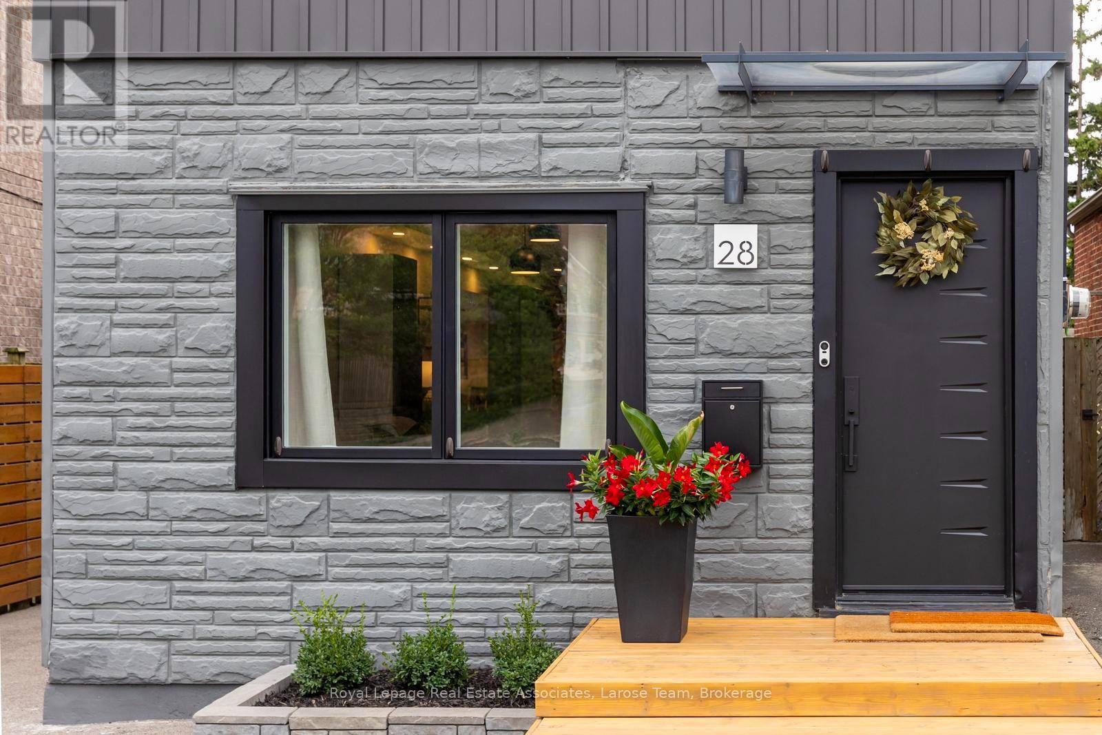 28 Thirtieth Street, Toronto, Ontario  M8W 3B6 - Photo 5 - W13714404