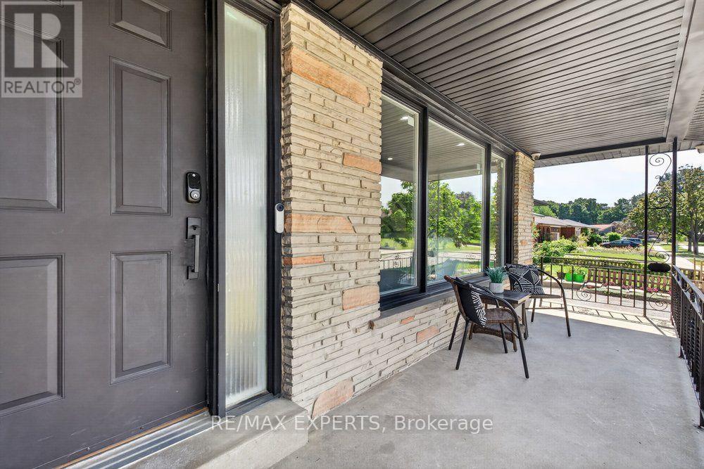23 Collingdale Road, Toronto, Ontario  M9V 3R2 - Photo 3 - W13718076