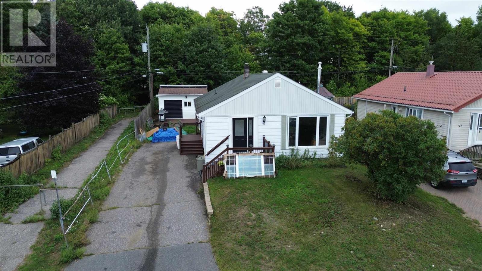 31 Hirshhorn Ave, Elliot Lake, Ontario  P5A 1P3 - Photo 2 - SM262345