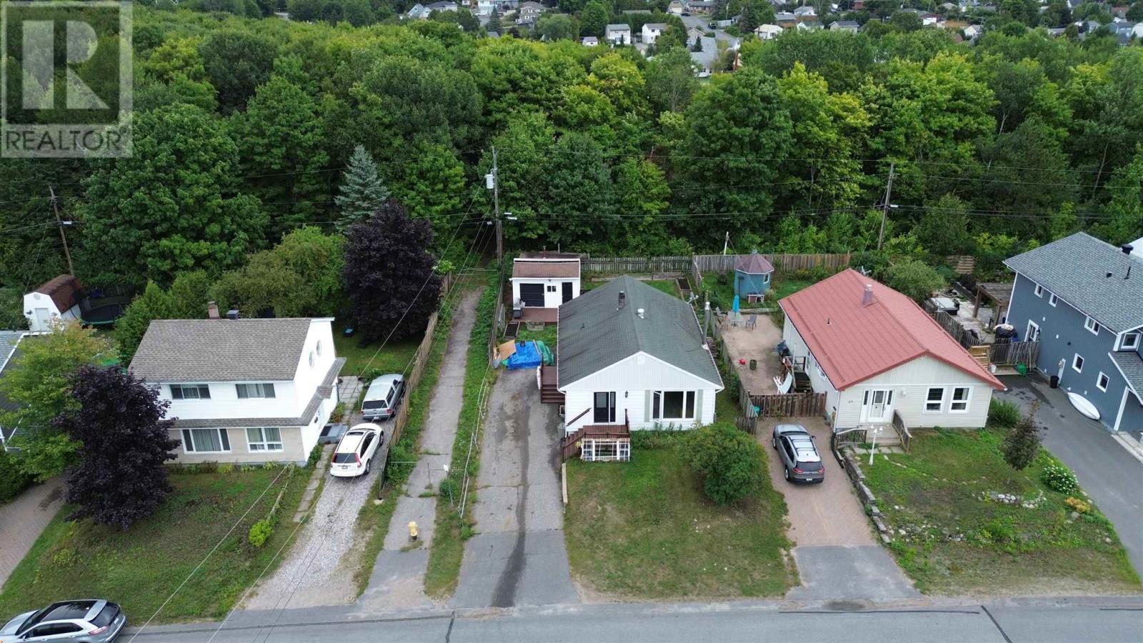31 Hirshhorn Ave, Elliot Lake, Ontario  P5A 1P3 - Photo 4 - SM262345