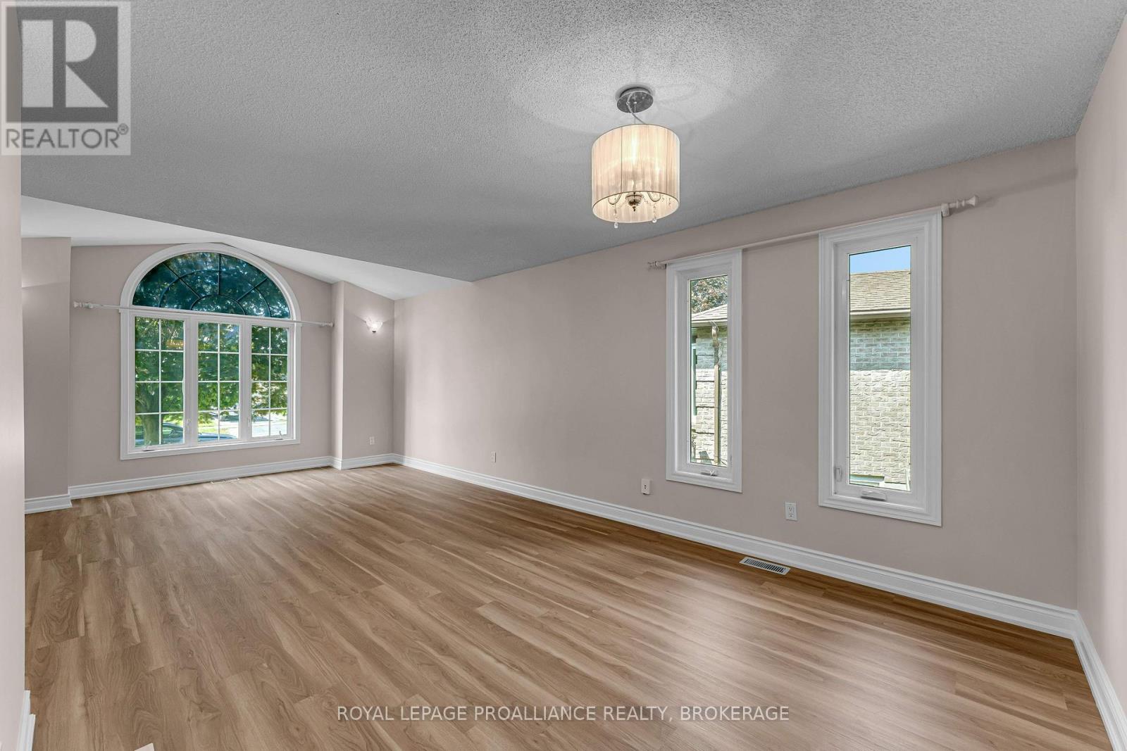 542 Davis Drive, Kingston, Ontario  K7M 8J6 - Photo 11 - X13719696