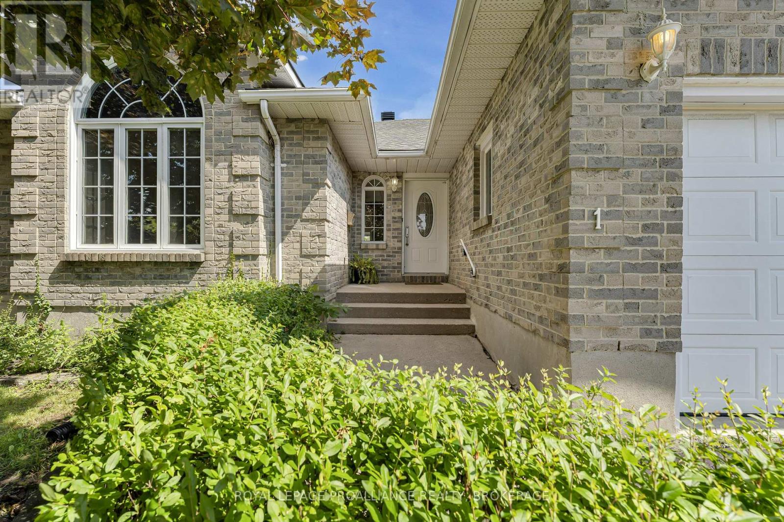 542 Davis Drive, Kingston, Ontario  K7M 8J6 - Photo 4 - X13719696