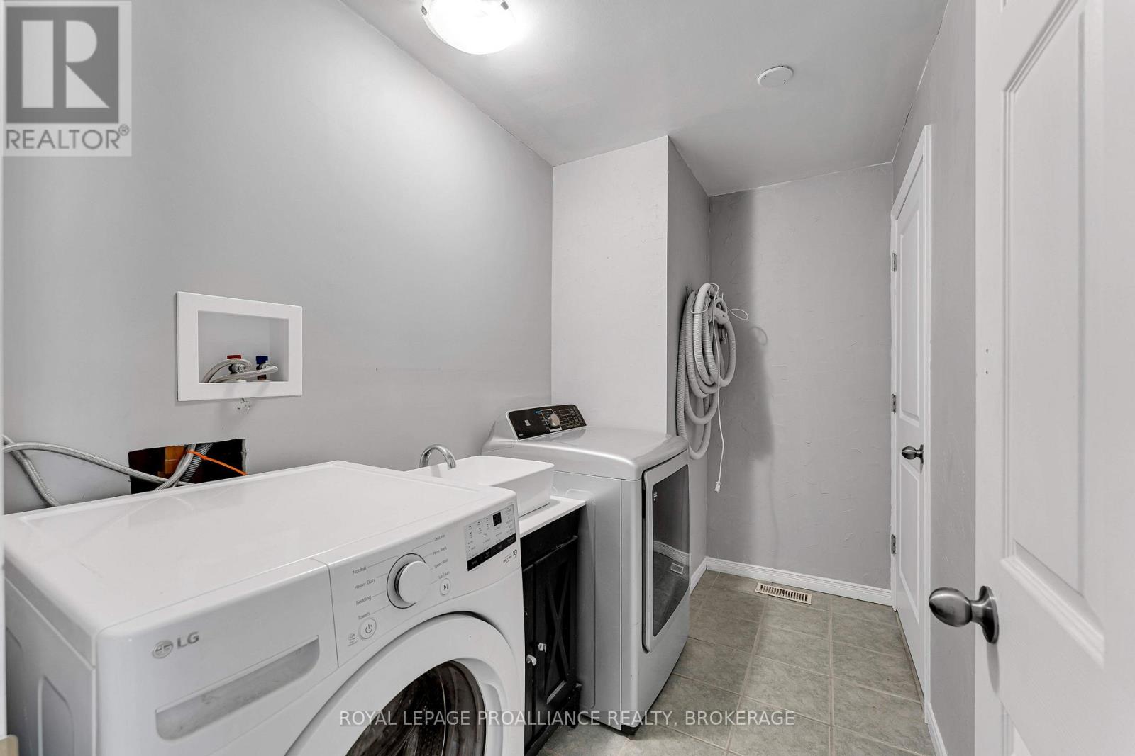 542 Davis Drive, Kingston, Ontario  K7M 8J6 - Photo 41 - X13719696